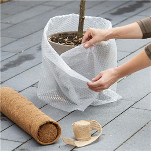 GUT GESCHÜTZT DURCH DEN WINTER! GUT GESCHÜTZT DURCH DEN WINTER!